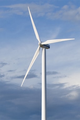 Horizontal rotor wind turbine.